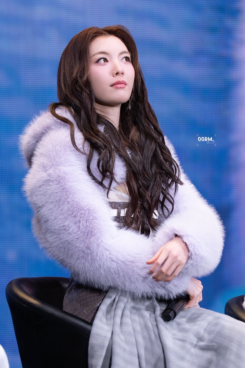 00rm.record tweet media