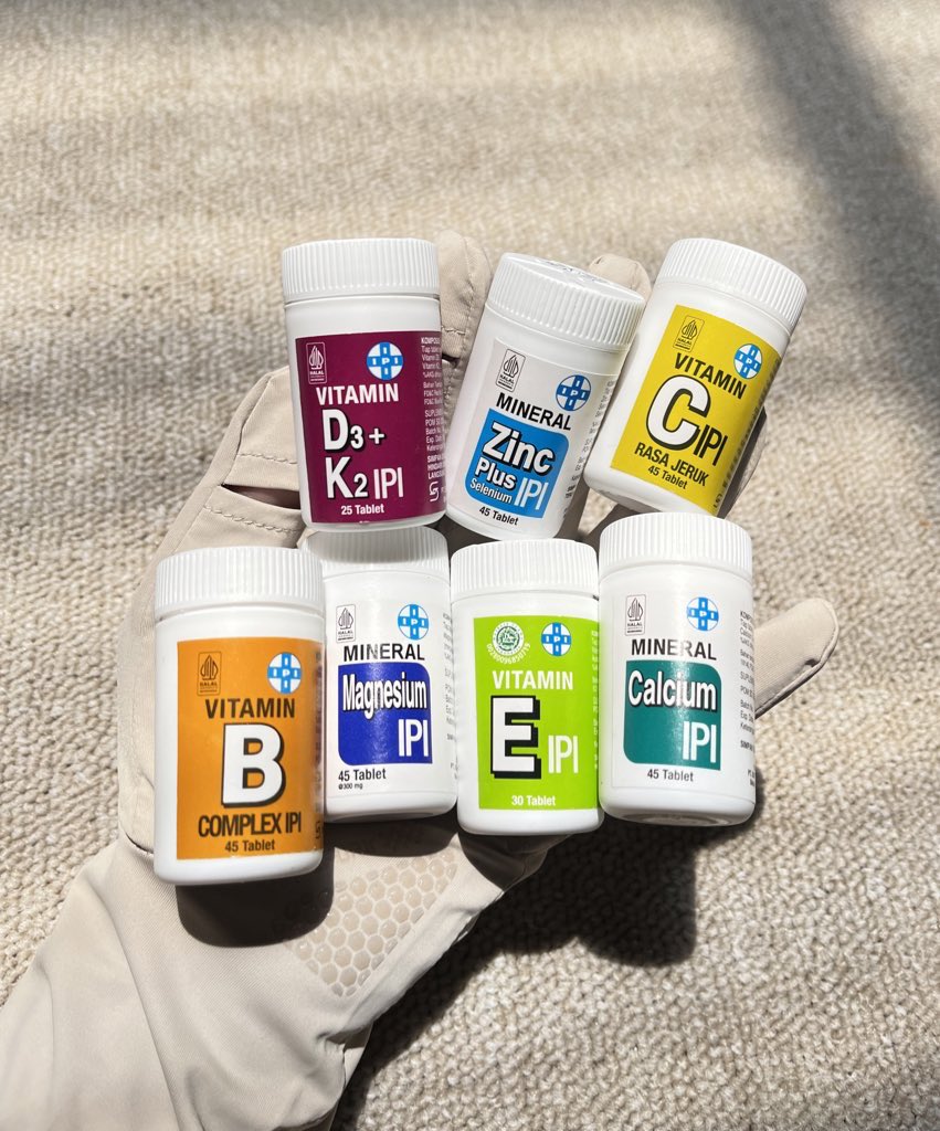 Racunkudishopee's tweet photo. Maraknya VITAMIN PALSU terimakasih IPI udah keluarin vitamin murah terjangkau untuk semua kalangan, jika tidak denganmu mungkin gajiku habis cuma buat beli vitamin yang mahal itu😩😭😭🫰🏻🫰🏻 https://t.co/twWSHLZgY5