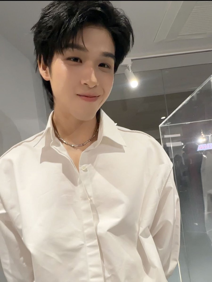 ne ⋆˚𝜗𝜚˚⋆ tweet media