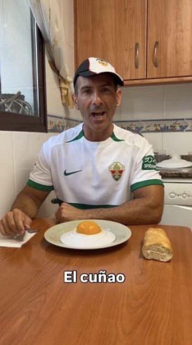 A qué se debe el gran éxito de China?

A la política del hijo único.

La principal derivada de esta política es que 

En China no ha cuñaos!!!!!