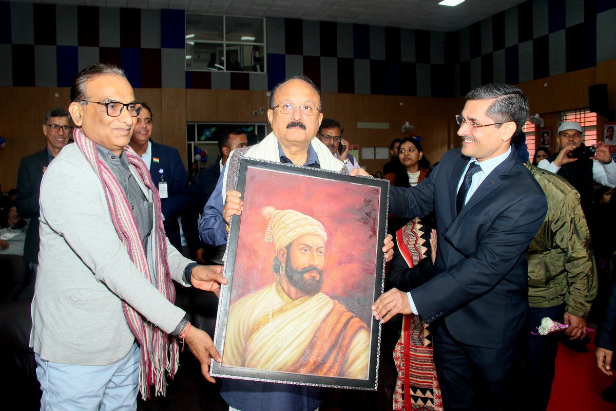 CMSHRIJanakpuri's tweet photo. 🏫 The Annual Day Function of Dr. B. R. Ambedkar CM SHRI School, DESU Colony, Janakpuri was celebrated with great enthusiasm and cultural splendour in the presence of esteemed dignitaries. https://t.co/dseMHzI3LV