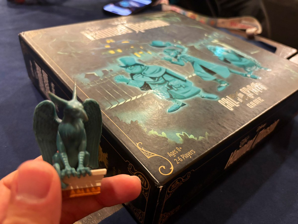 ホーンテッドマンションのボードゲームは、屋敷を巡りながらゴーストを