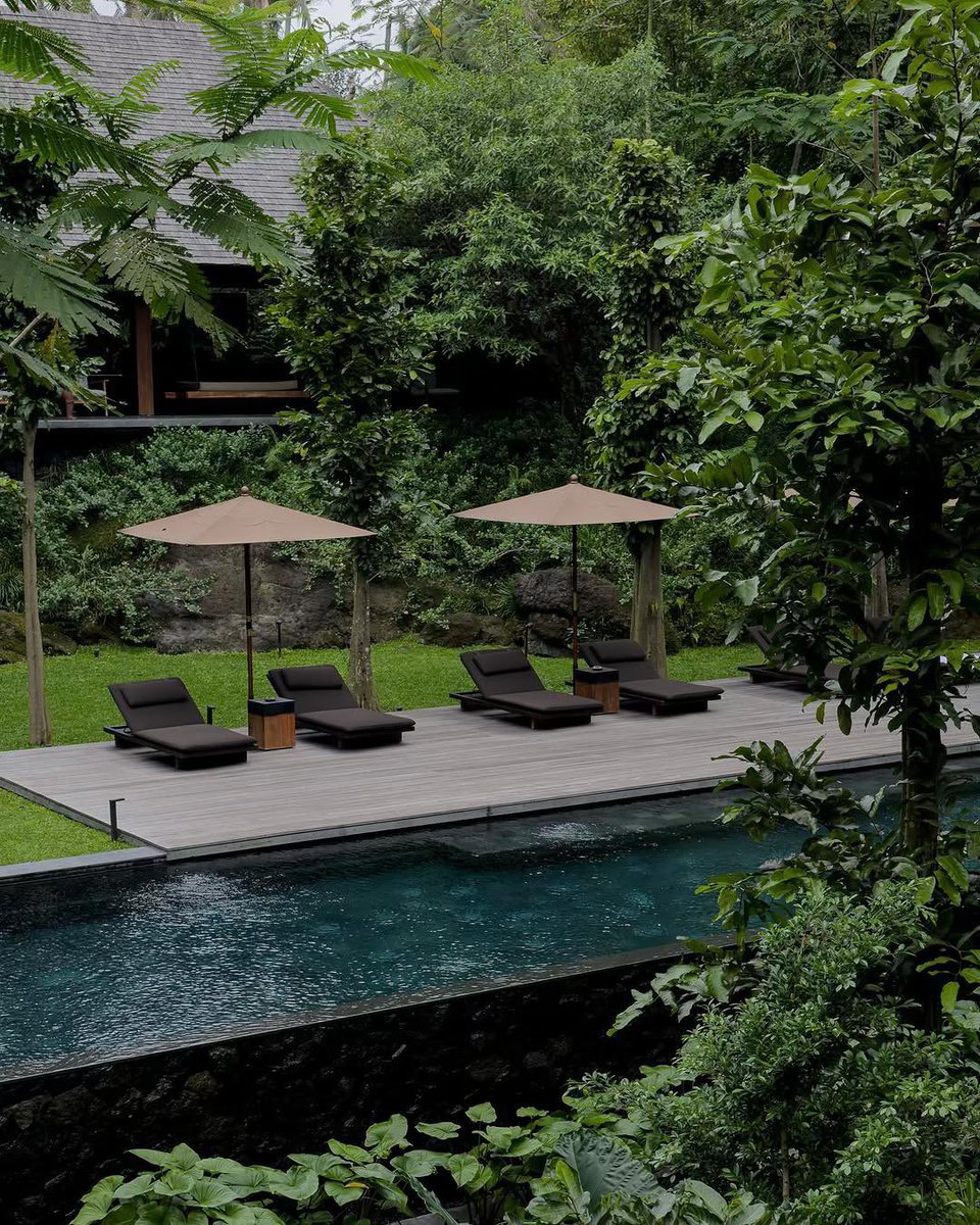 Intermoodd's tweet photo. A private tropical villa in Bali, featuring elegant design and soothing natural surroundings https://t.co/AdSyxoZb8Y