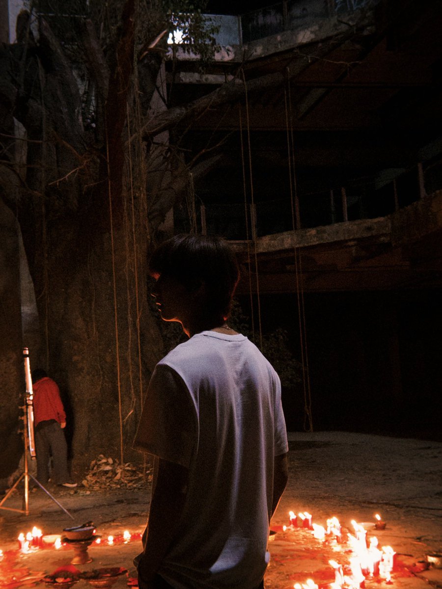 ppoohkt's tweet image. ธูป ธามวัต สันตะสกล
เด็กตาสองสี เห็นผี ไม่เคยได้ใช้ชีวิตเหมือนคนอื่น 
ขอบคุณตัวละครนี้ที่สู้และก้าวข้ามผ่านความกลัวทุกๆอย่าง พูห์ดีใจที่ได้ร่วมการเดินทางครั้งนี้ก้าวข้ามผ่านสิ่งต่างๆไปพร้อมกับธูป และขอบคุณทุกตัวละครที่ทำให้ชีวิตของธูปกับพูห์สมบูรณ์แบบในการเดินทางที่ชื่อ…