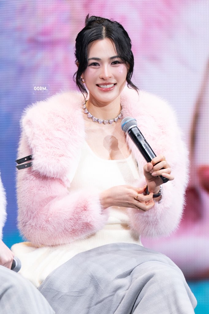 00rm.record tweet media