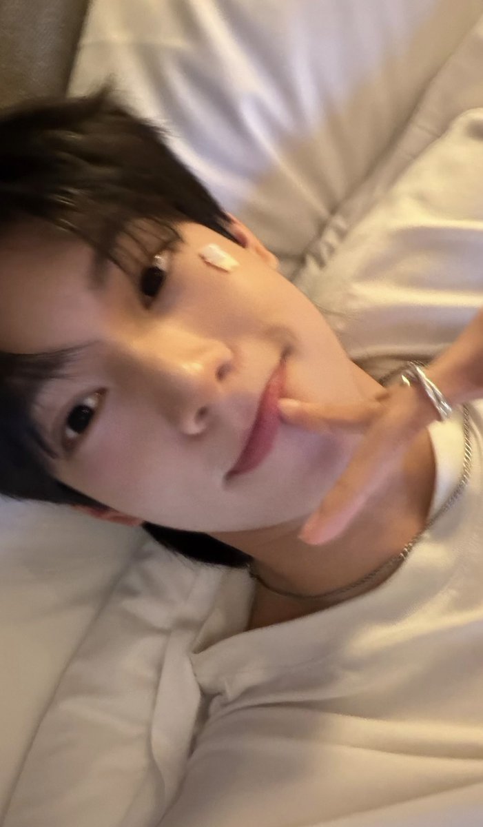 O4OlO2's tweet photo. 이 개커욤띠한 사진 뭐임?
님 귀여운 거 너무 잘 알겠고 좋네요 https://t.co/VRw9AdWOqy