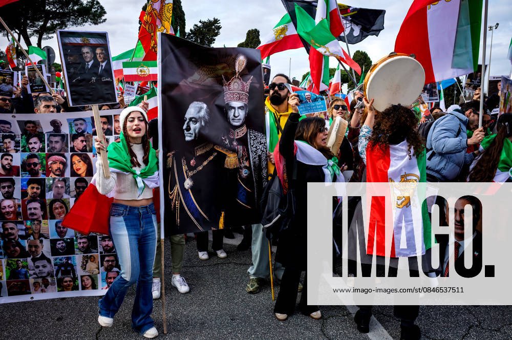 stefanomontesi's tweet photo. Demonstration against Islamic Republic of Iran
 January 31, 2026 in Rome, Italy. (Photo by Stefano Montesi)
 #leica_photos  #IMAGO  #LeicaWitness  #Iran   #RezaCyrusPahlavi https://t.co/dZAiPcK0G0