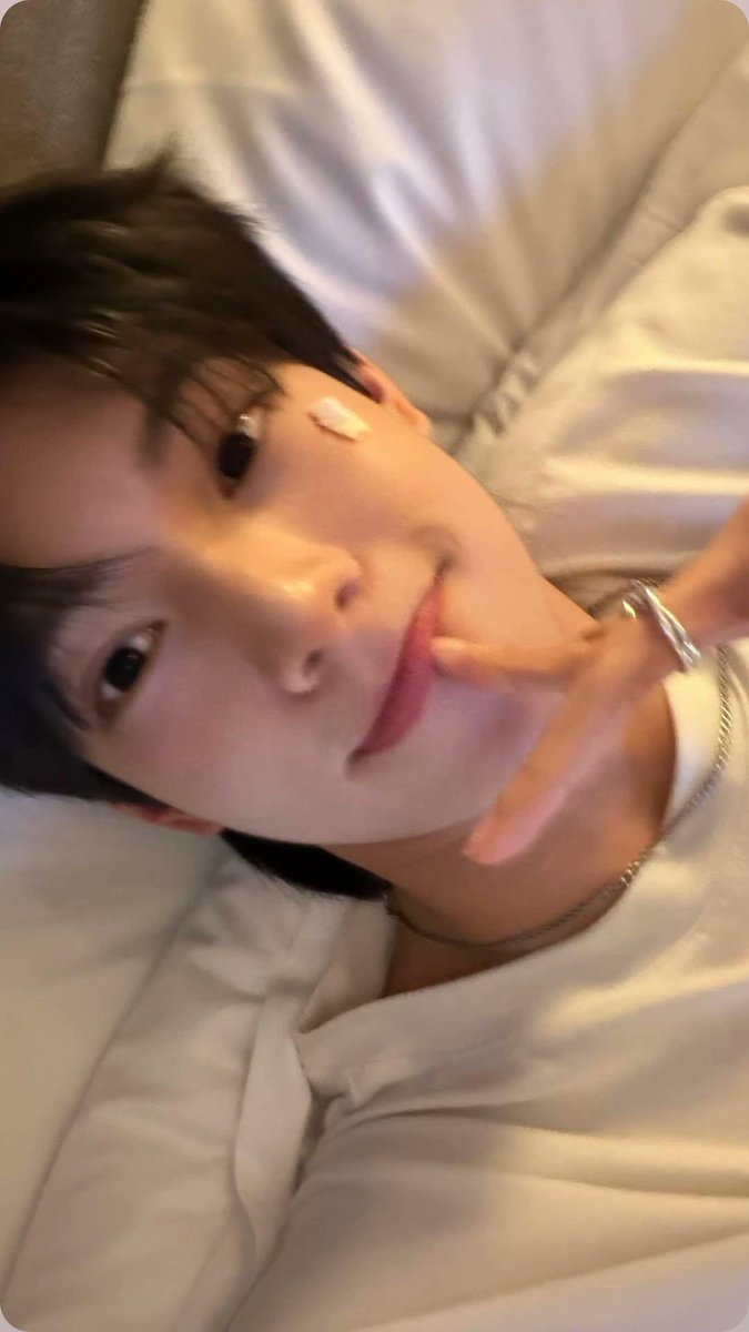 liyuwithme's tweet photo. 아니 잠시만 미친 거야? https://t.co/1uBfBictW7