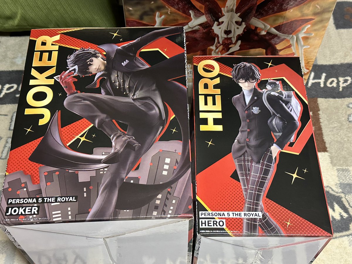 side709's tweet image. 最近の一番くじの収穫。NARUTO疾風伝から　ラストワン賞妖狐の衣六本目とペルソナ5ザ・ロイヤルからA賞主人公とラストワン賞ジョーカー。
暴走したナルトと屋根ゴミ大好きなんで引けて本当によかった！