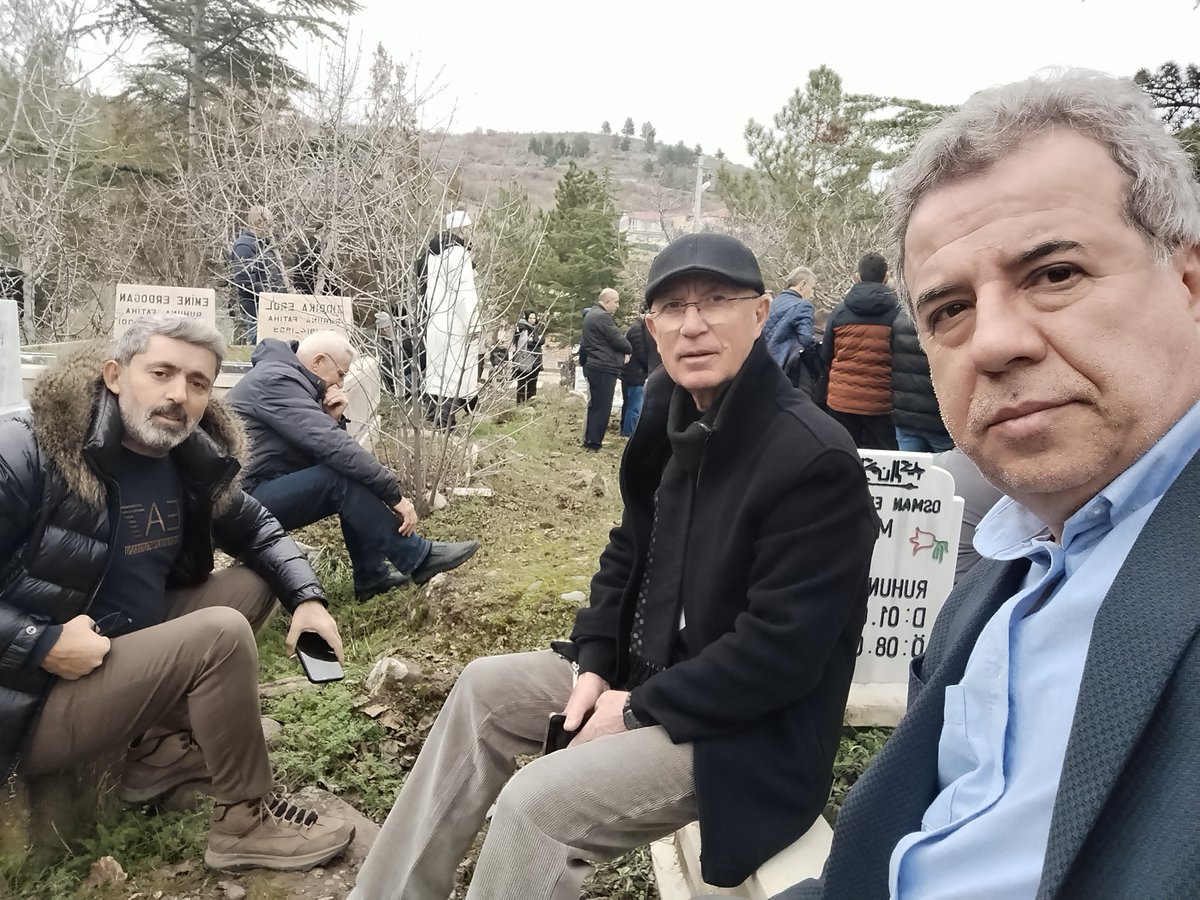 Vefat ve Taziye
Önceki Dönem il Başkan yardımcımız değerli abim  Sn. Şenol Sazak ' ın ahirete intikal eden babasının GÜDÜL Yeşilöz de Cenaze namazına iştirak ettik.. Allah rahmet eylesin mekanı cennet olsun. <a href="/ErsKandemir/">ErsinKandemir</a> <a href="/YUCELYAZICI05/">YÜCEL YAZICI</a>