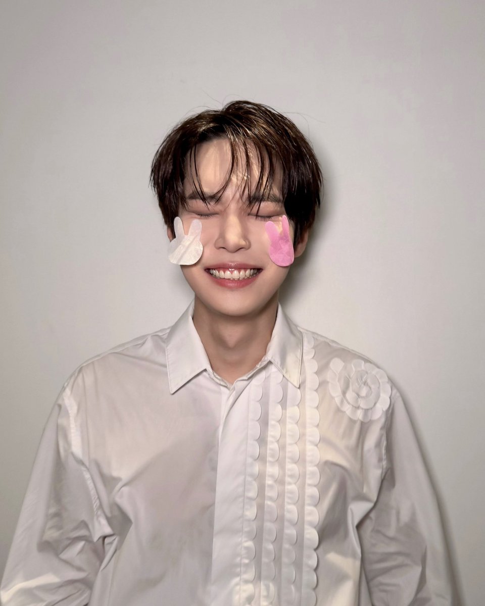 As always, all of my love is yours

HAPPY DOYOUNG DAY 
#2월의_맨처음첫장_도영이의_날
#Doyoung30ToEternity