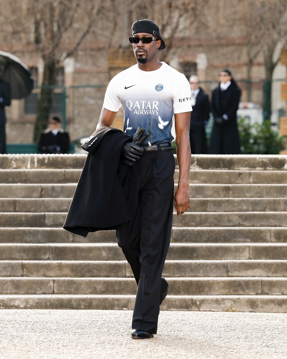 Deeds Magazine tweet media