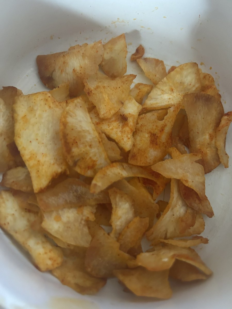 gammatweetz's tweet photo. Home made tapioca chips 😍😍😍
#SundaySnacks it came very good 😋😋😋 https://t.co/xLNTn0pQrQ