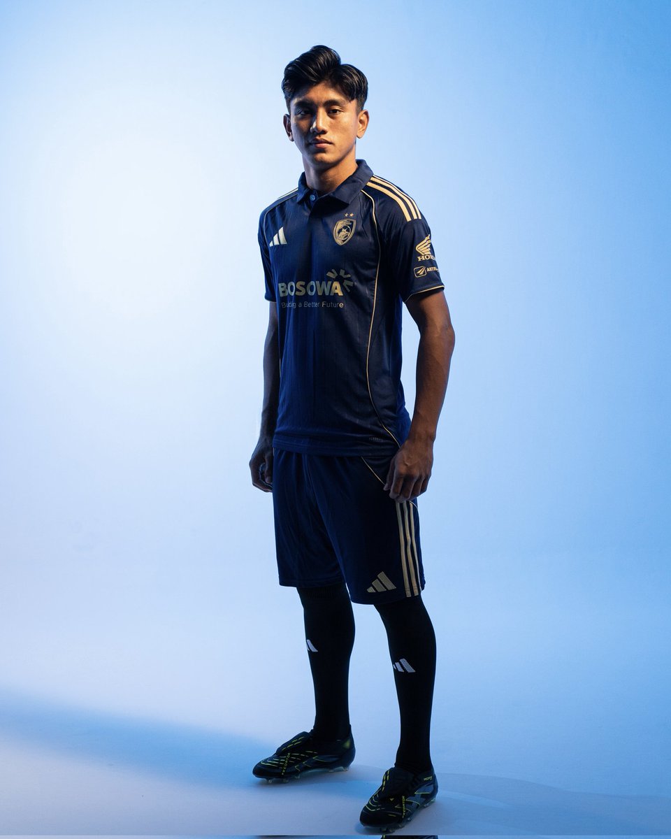 The Special Edition Match Kit for Ramang Roosters this season.

A modern classic in deep blue, inspired by ocean echoes and Makassar’s great sailor legacy.

What do you think of this kit? 👀🔥

#EwakoPSM #PSMMakassar #adidasFootball