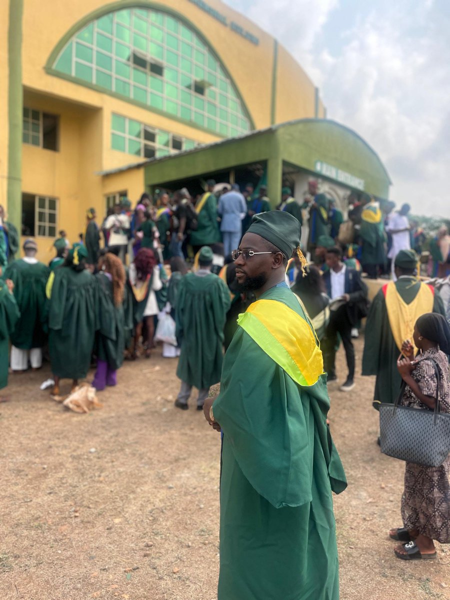 tailor_ace's tweet photo. If life is a ride I'll take the front seat Let the most high drive he can't go wrong.. #Grateful
#FUNAAB33rdConvocation https://t.co/fyuB8Xgt7G