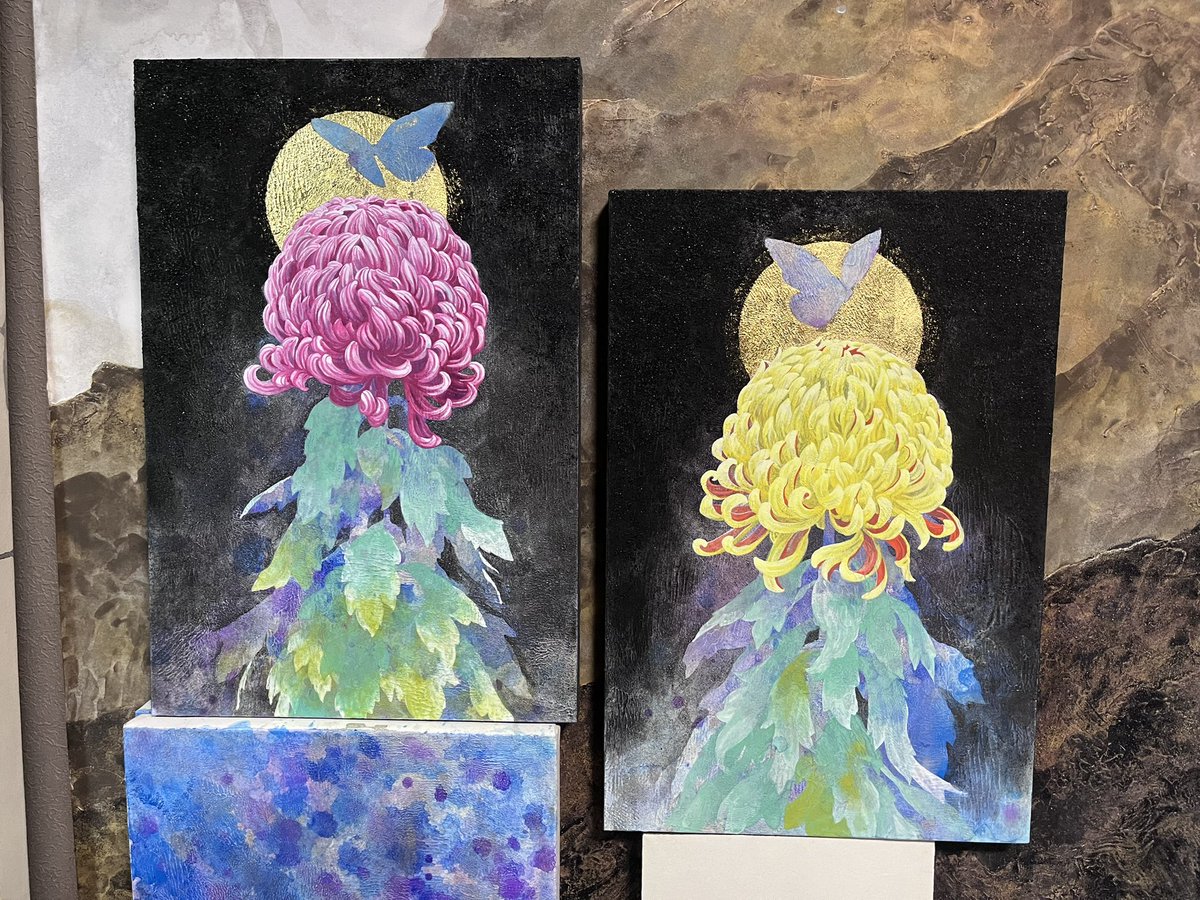 ayakaiida_paint's tweet photo. 菊、これから葉っぱの陰影をつけます
#日本画 https://t.co/crzBSSkOab