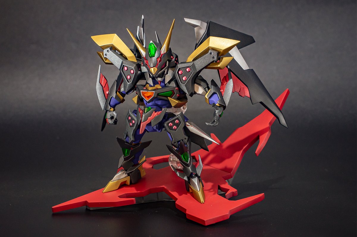 shin0bu46's tweet image. スタイルはゲーム中のグラフィックをイメージしつつ自分の好みに調整しています。シュロウガは過去にディフォルメ体型の商品が出ているのですが、並べてみるとデザインは同じでも各ブロックのサイズが違います