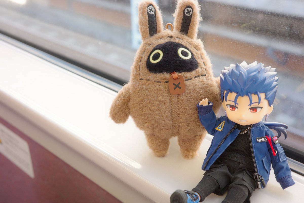 🐺「新人連れてお出かけだ。迷子になるんじゃねぇぞ！」
🐯「今日はチョコ戦争だよ…目指すはちょー高級たけのこの里！！がんばるぞ！！」
#ねん槍ニキの日常