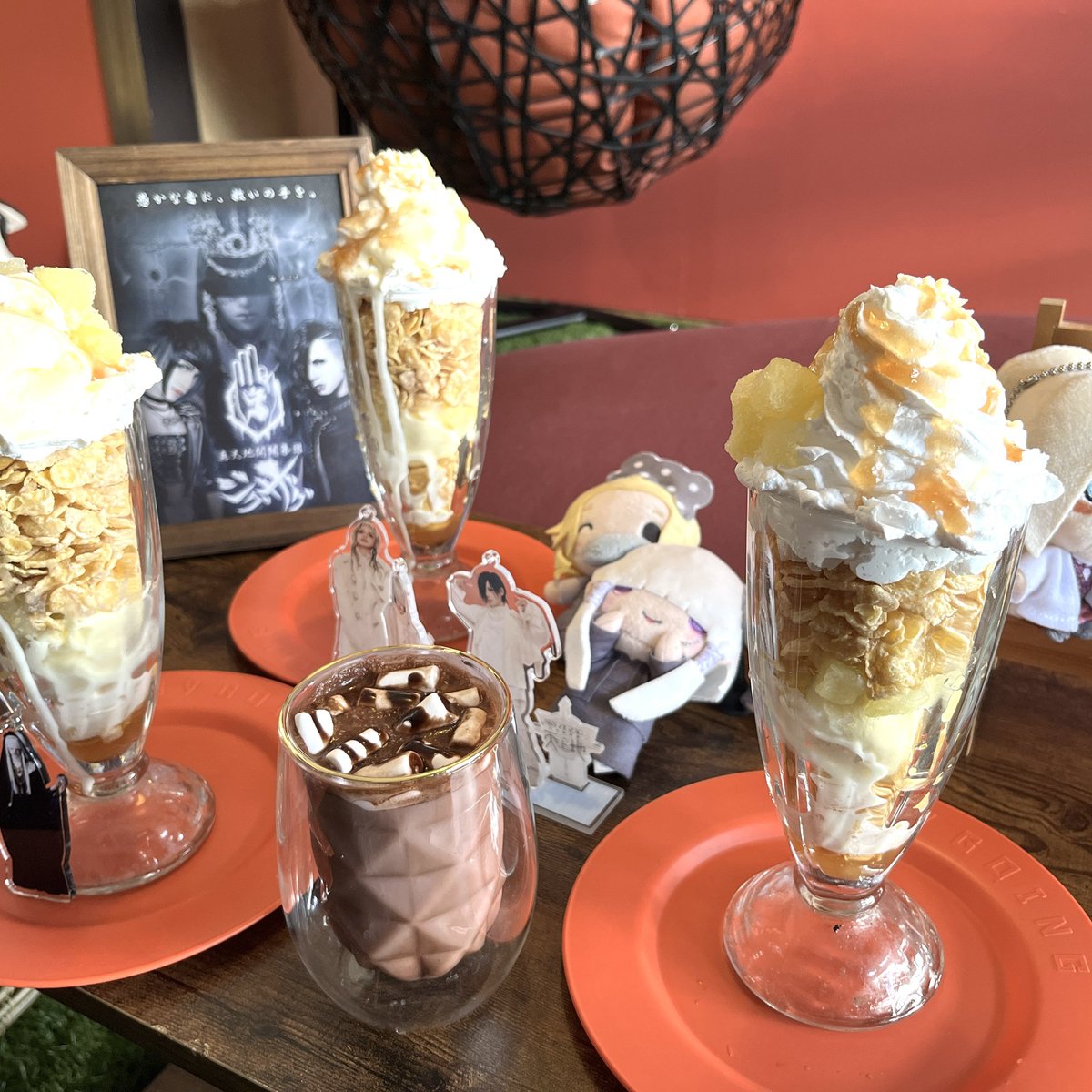 レスタさんでジグザグ10周年お祝いしてきた㊗️
なんと、私のお誕生日まで祝ってもらって、びっくり&amp;めちゃ嬉しかった☺️
本当にありがとう🥹🙏
アイシングクッキーめちゃ可愛いよね🩷
みーこさんイラスト許可いただいているそうです✨
#resta