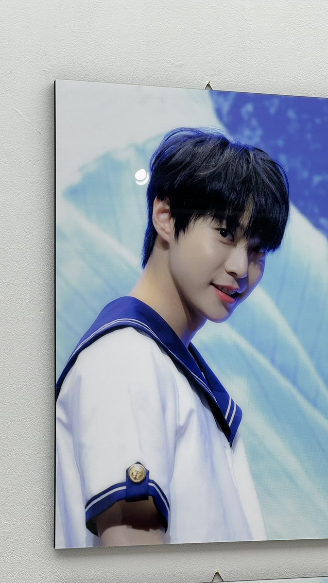 loxebunny's tweet photo. 평도프다짐함 

#YOUNGFILM2026_exhibition 🪽 https://t.co/Figrstdve5