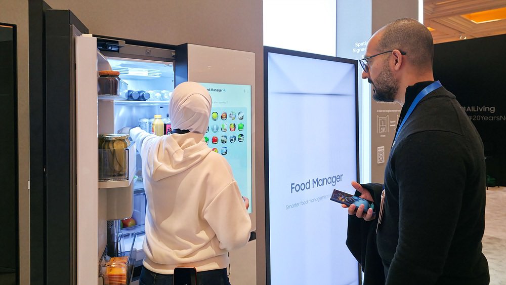 DeepSeek__R2's tweet photo. Your home just got smarter 🏠
AI fridges manage food
AI washing machines optimize every wash
Smart appliances adapt to your habits
Less waste less energy more intelligent living
The future of home life is powered by AI https://t.co/QDc8xLHwgX