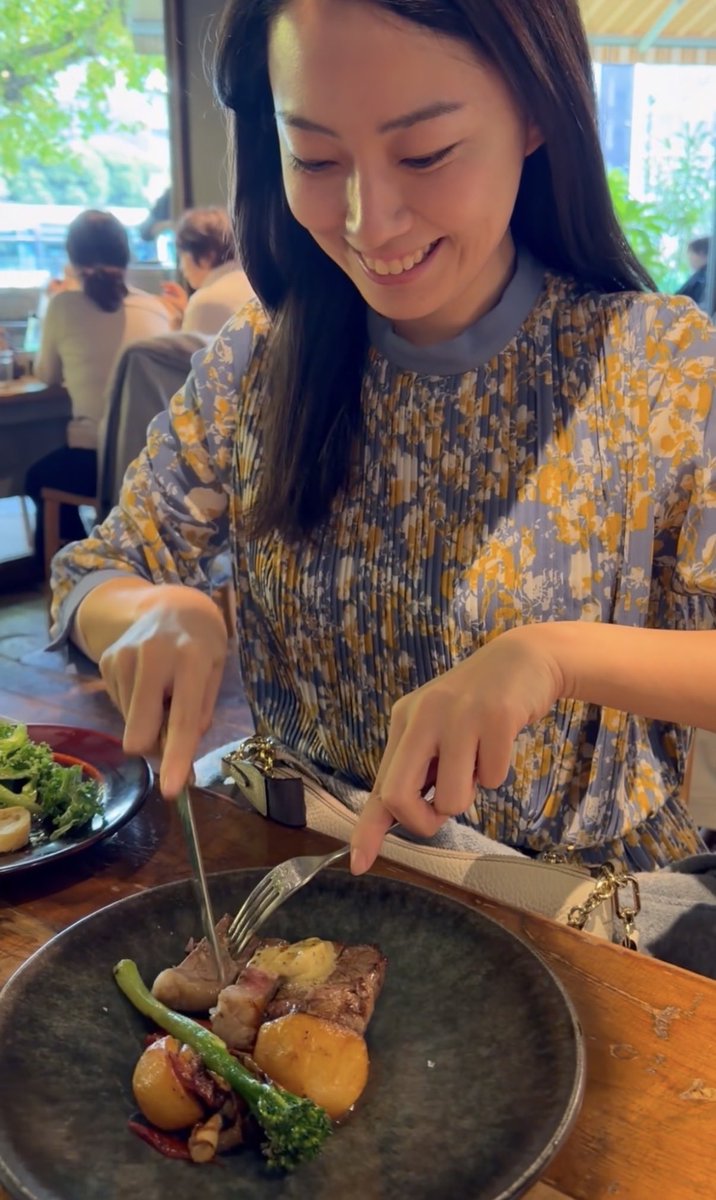 事務所のYouTubeにてショート動画がUPされました✨
家族でロイヤルガーデンカフェに行ってご機嫌な私です☺️
こちらのURLから、ぜひご覧ください♪
youtube.com/shorts/hjfbGad…