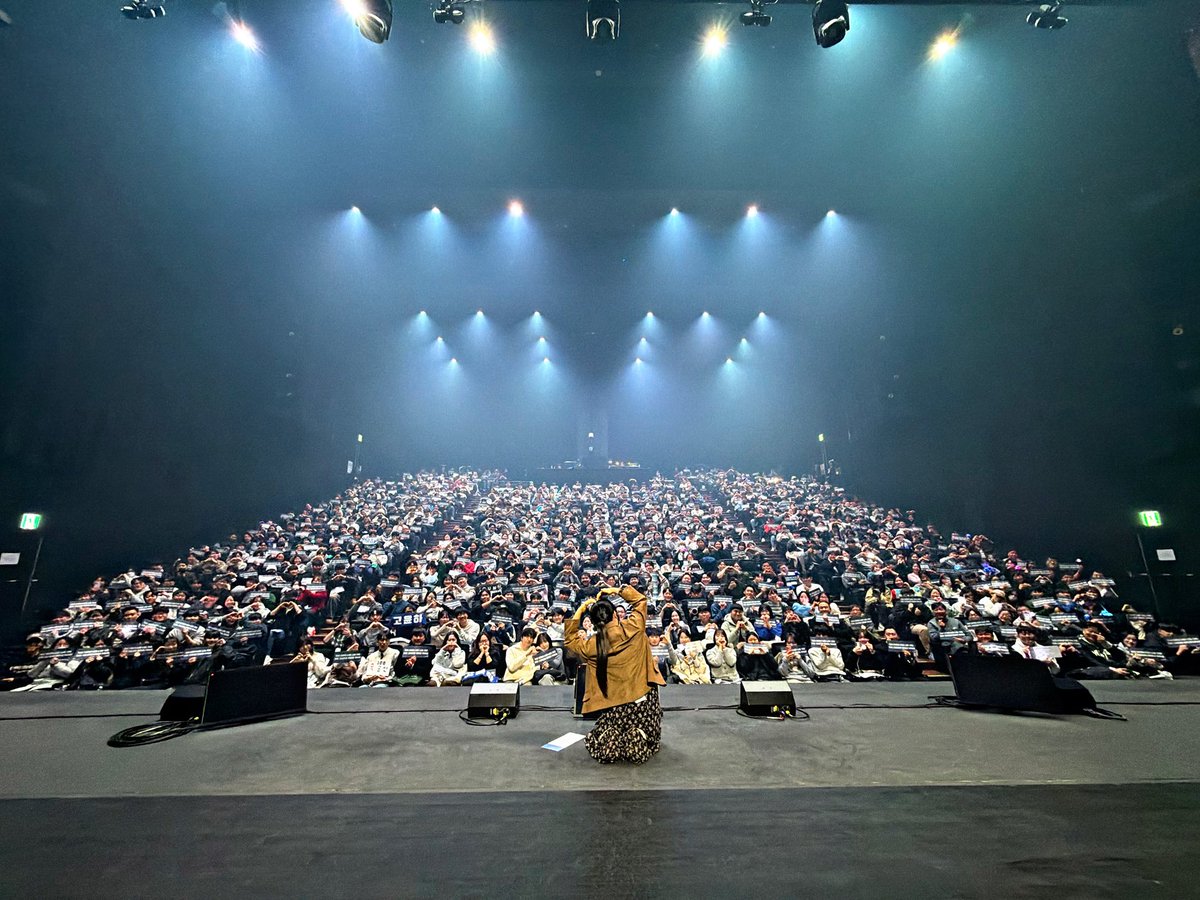 2026 윤하 소극장 콘서트 ＜빛나는 겨울＞ DAY 12🌟

#윤하 #YOUNHA #혜성은_지지않는다🌠 #윤하_홀릭스💓 #소극장콘서트 #빛나는겨울