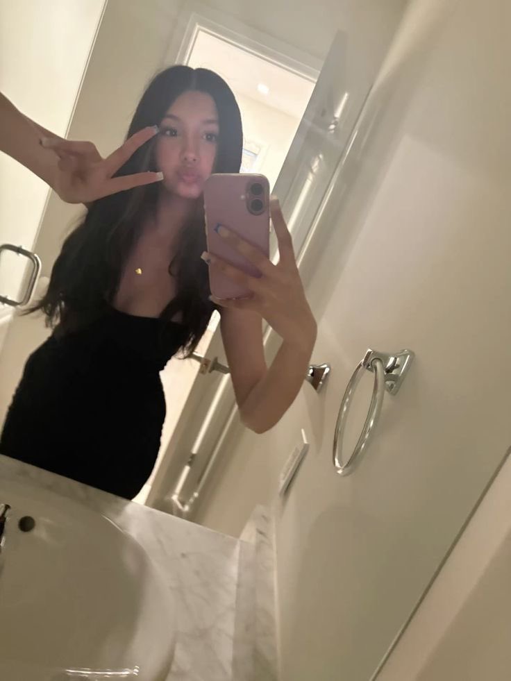 CAN I SEE UR DC!!KKKKKKK?? 😭