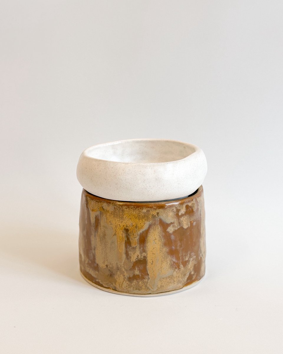 정규반 작품!
핸드빌딩 코일링 기법으로 완성한
도자기 고양이 밥그릇과 거치대 세트🐾