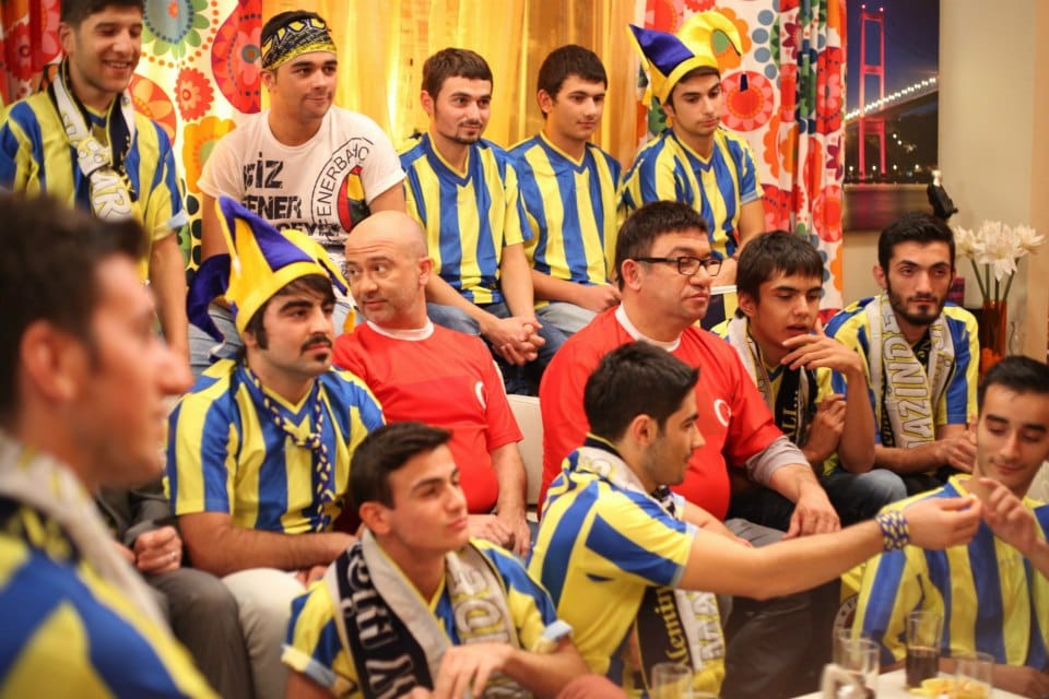 contextavrupaa's tweet photo. Eski dizilerdeki fenerbahçe aşkı https://t.co/Si1W71Ln1Q