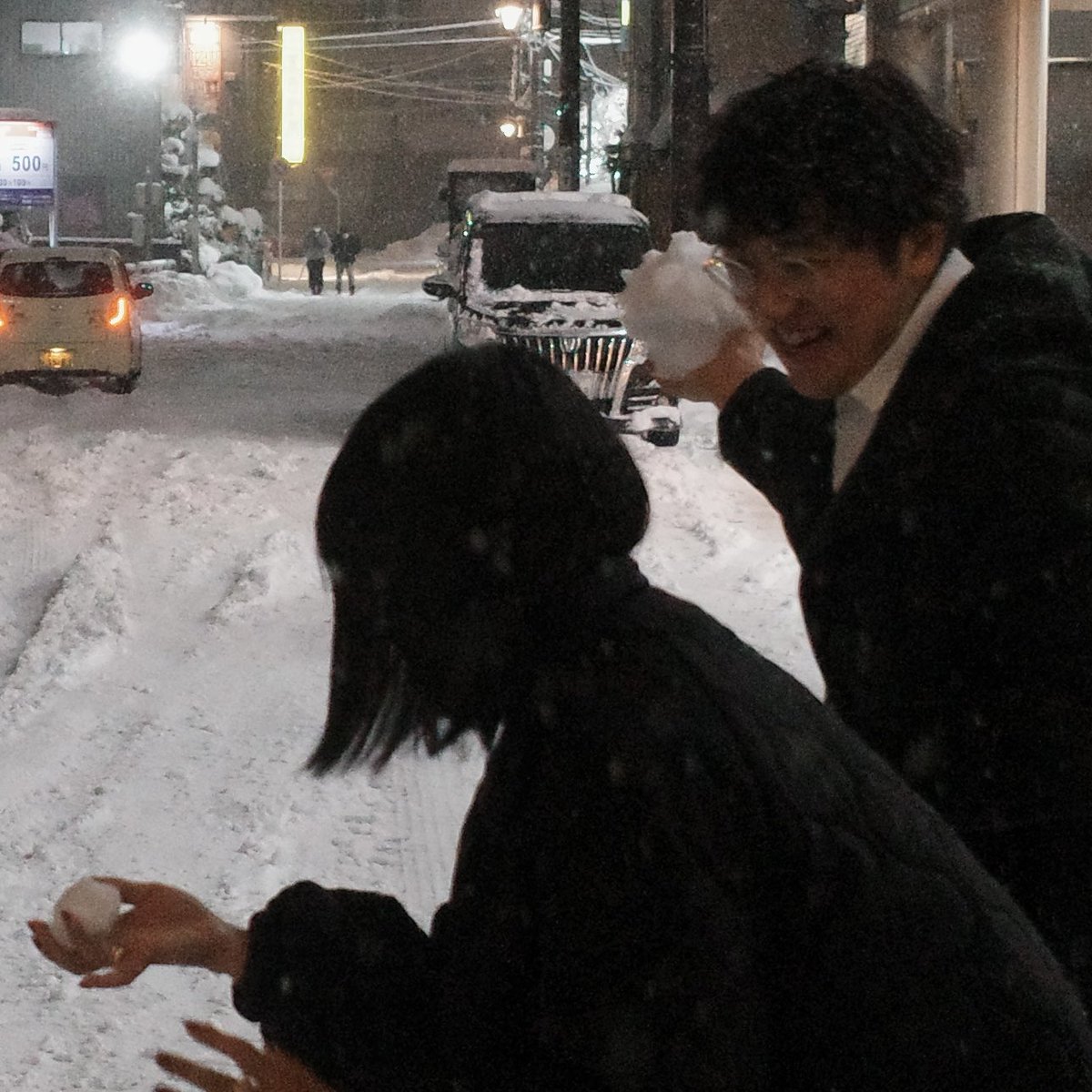 「インターネ島エクスプローラー」魚津公演が無事怪我もなく終了しました。
ありがとうございました。
魚津で女性スタッフと雪合戦に興じる酒井さんは半沢並みに倍返ししていました。
「いや10倍返しだ！！！」
顔もほぼ半沢ですね。
#インターネ島エクスプローラー 
#ヨーロッパ企画