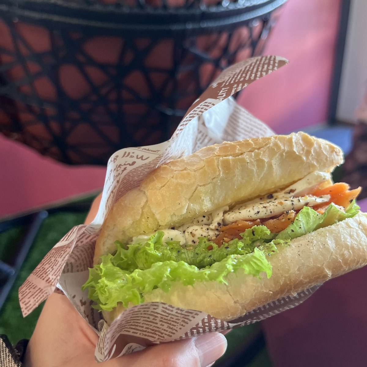 お客さんいないタイミングで、ベースのお部屋も見せてもらえて、色々貴重なものが。
あと、カスクート、パンがパリパリで美味しかった！おすすめ！ゆっくりできたし、ほんと楽しい一日でした🫶
#resta