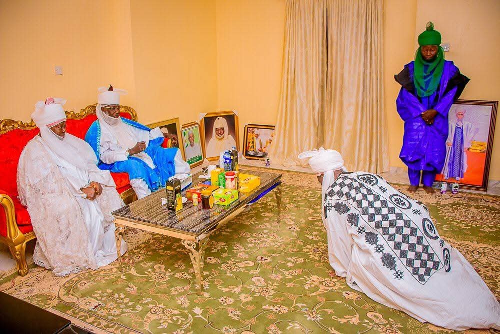 Hadejia_Emirate's tweet photo. Mai Martaba Sarkin Hadejia, Alhaji Dr. Adamu Abubakar Maje, CON, ya karɓi bakuncin Sarkin Kaltungo, Engr. Saleh Muhammad Umar, OON, Ziyarar ta biyo bayan isar da godiya a madadin al’ummar Kaltungo, bisa amsa gayyatar kasancewa Uban Taro a bikin baje kolin Al’adu na 2025. https://t.co/Dejdf2mQ86