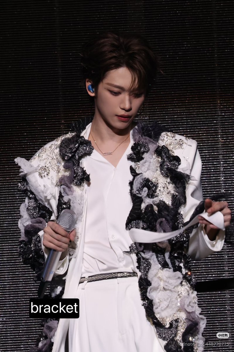 excuse me ziyu...??? I'm calling 911 right now, because it's freaking illegal to look this fcking hot😭😭

SHARE ZIYU WAVE RHYTHM
#ZiYuTourXiaMenD3