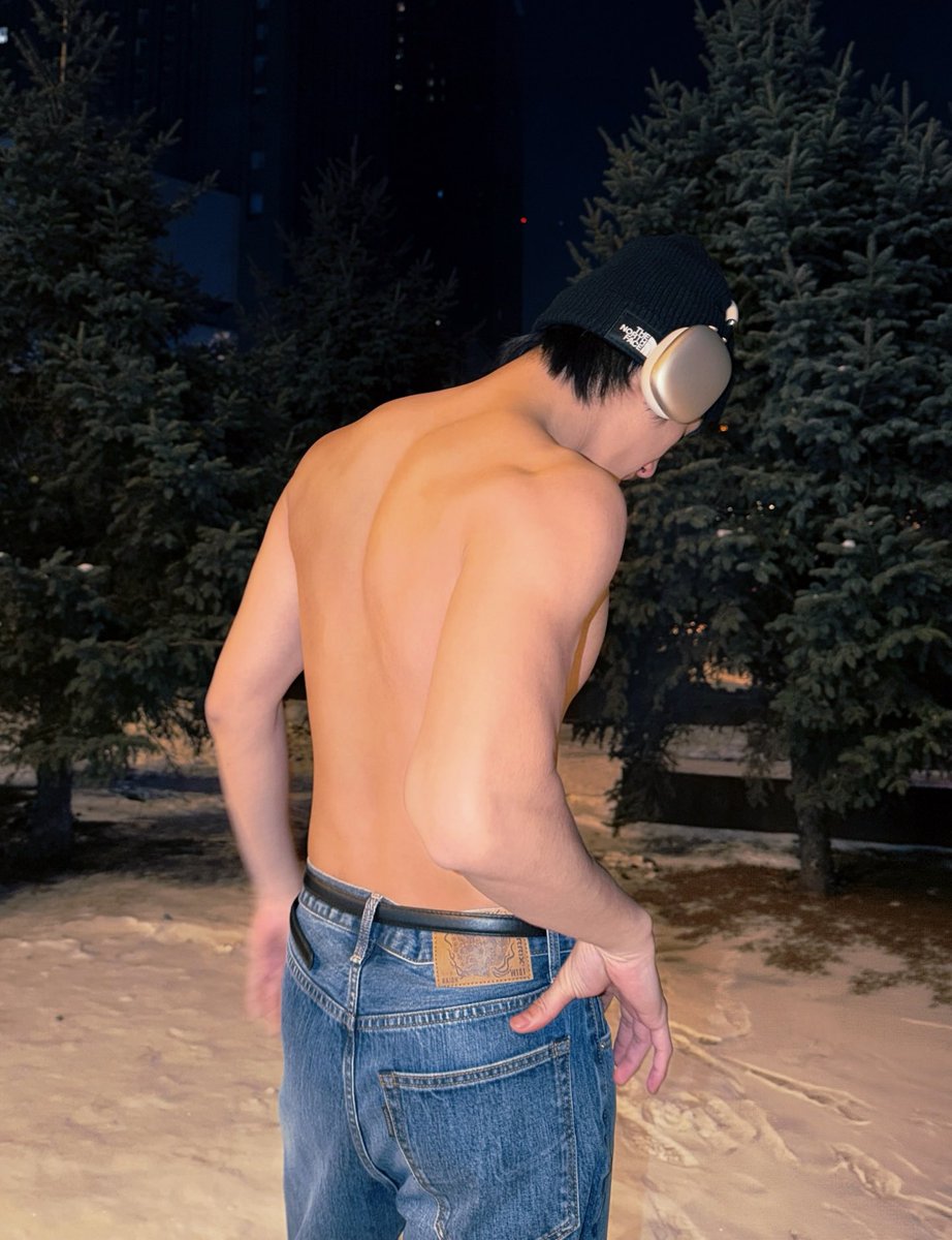 เบื้องหน้าคือความฮอต = มอสหลง
เบื้องหลังคือความหนาว = มอสหลง

<a href="/mos_psl/">moslhong</a> #moslhong