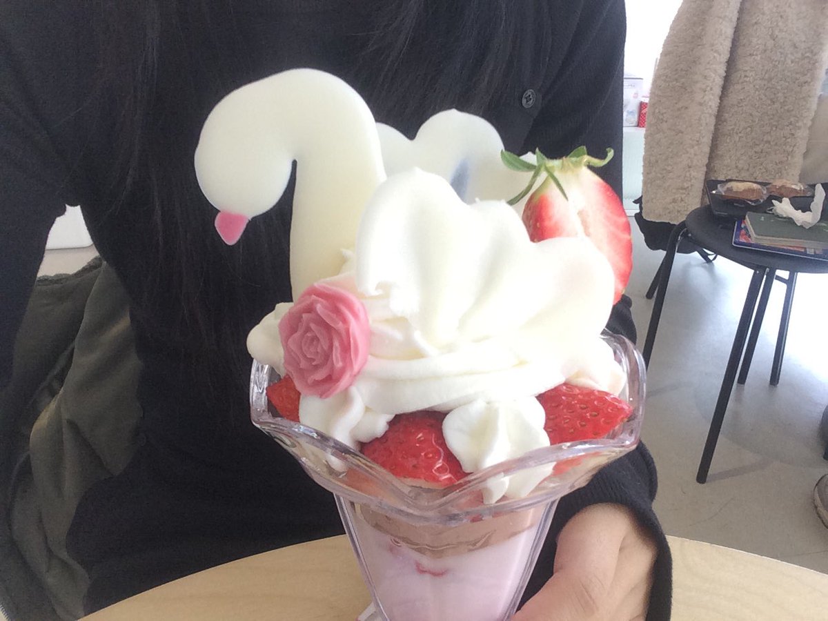 urinchry's tweet photo. 🦢🦢 https://t.co/jcYjTUJniG
