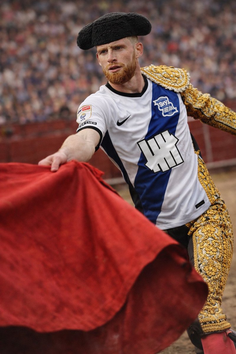 ASkro75's tweet photo. @carlosvcnt_ @BCFC @newbalance El-Matador 🎯🥶 https://t.co/9wqhj9khnt