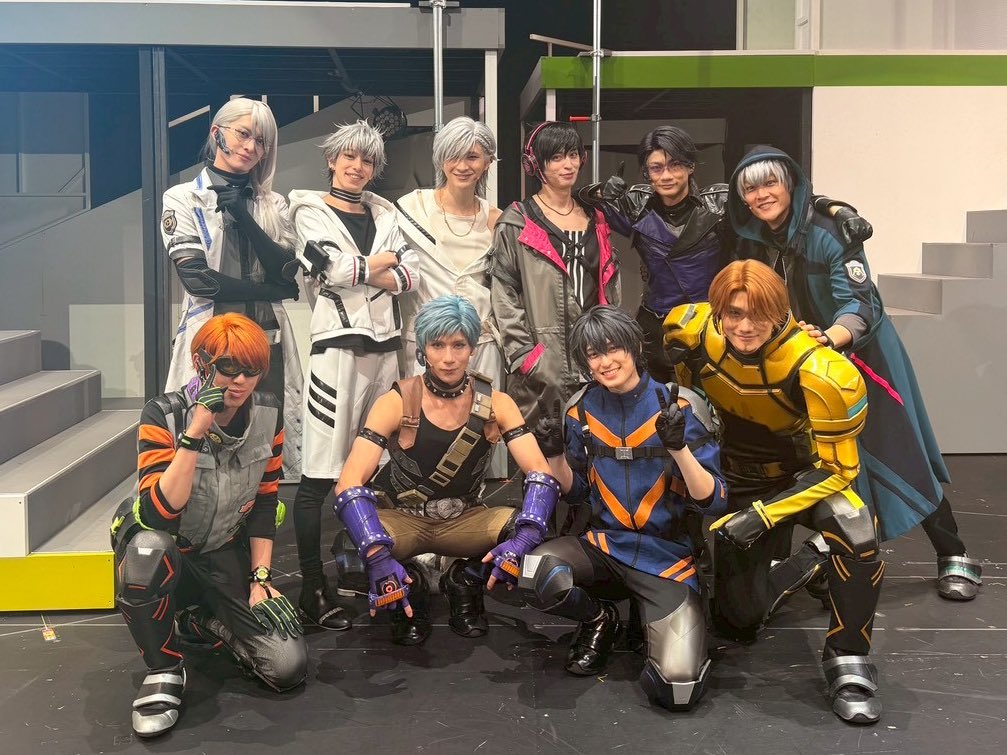 kutisyu's tweet photo. Action Stage
「エリオスライジングヒーローズ」
-THE EAST-
全16公演ご来場ご視聴誠に、
ありがとうございました🧪

イーストの物語を紡ぐことができて、
とても幸せでした。
また司令の皆様とお会いできるのを、
楽しみにしています。

ノースの子らとも、
またいつか逢えますように❄️🍃🍼
#エリステ https://t.co/2XTY80jcRb