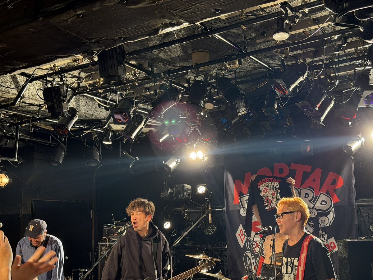 yossy002319's tweet photo. モルタルレコード25周年おめでとうございます!
ビークル、アスパラガス、ハスキングビー
良かったです!
エモい、メロコア感動しました!
#ビークル
#サタグバズ
#SATURDAYGOODBYES
#ヒダカトオル
#huskingbee
#ハスキン
#Asparagus https://t.co/FTxUdoPD2K