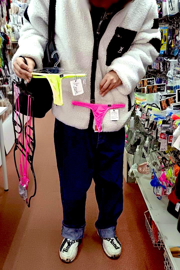 めちゃくちゃ悩んでるところ撮られた。
今度リアルあったらスーツの下にTM履いていくね。