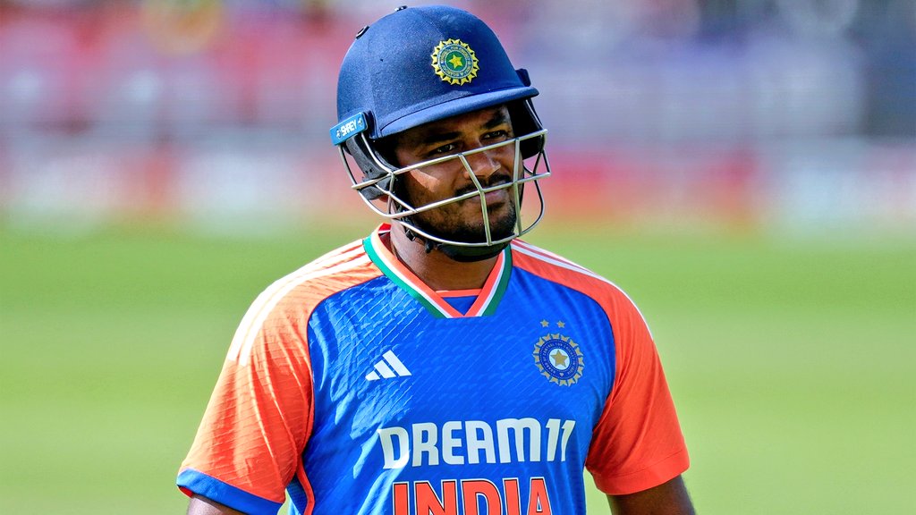Mahi_Patel_07's tweet photo. Irfan Pathan on Sanju Samson’s Form :

“You have to understand one thing about Sanju Samson. When runs don’t come, there are two reasons, mentally things are not right, or there is a technical issue. I noticed both. Everyone can see the mental side. Sanju was never a consistent player, but when he became consistent, he scored runs, three hundreds in just a few innings. 

After that, he was asked to bat lower because someone else came in. We gave credit to selectors for Ishan Kishan, but then we also have to give selectors responsibility for Sanju Samson going out of form. Roles and clarity matter a lot.” [Irfan Pathan YT]