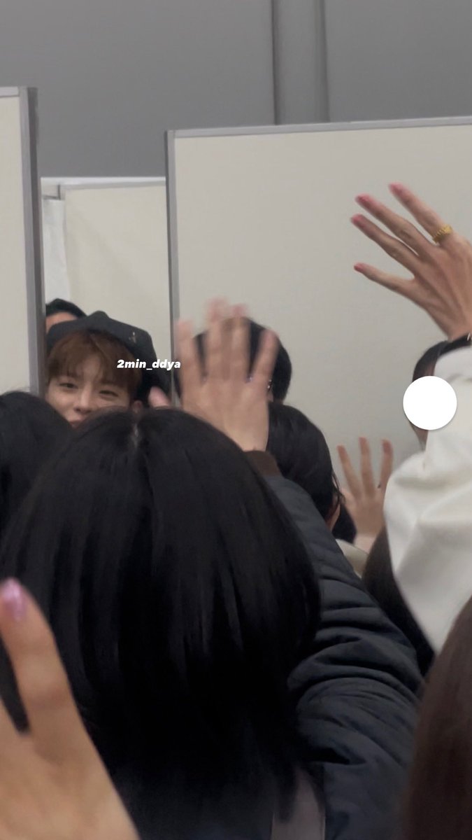 260201 일본 Hollow 하이터치회
가나디가 까꿍~~
#승민 #Seungmin