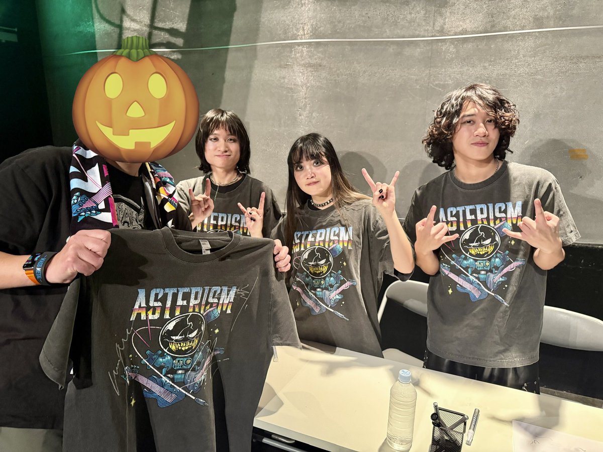 orange_utsuki's tweet image. 本当に完全に偶然なんだけど

2年前も今回も、心臓の手術後のライブハウス復帰戦がASTERISMのライブ

しかもどっちも渋谷で2列目😳

本当に完全に偶然なんだけどな

そんなわけでこれからも応援し続けます！

#ASTERISM