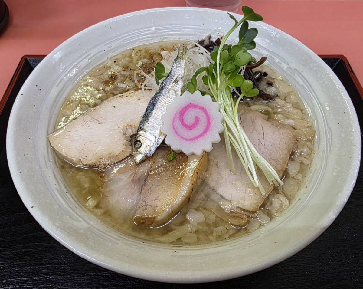 本日の限定〖背脂煮干 しょうゆ〗1000

超久々の背脂煮干🍜💕
ままかり煮干ゎ少し弱いのかなって思いきやしっかり煮干🤩💨
そしてこのぶりんぶりんの背脂っ！もぉぶりぶり過ぎて幸せ極まりない💯💯💯
3枚目に塩も載せちゃう😍💕

今日もまぢでクソ旨すぎた…

＃萬福軒 <a href="/mpk2real/">萬福軒</a>