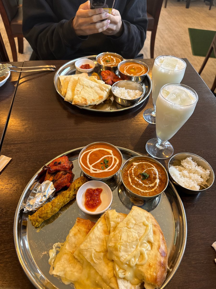 友達とインドカレー行って歩いてスタバ行って喋って、ご飯作って湯船浸かってパックしてなんて優雅な時間を過ごせたんだろう…こんな休日が増えていったらいいなぁ🥺