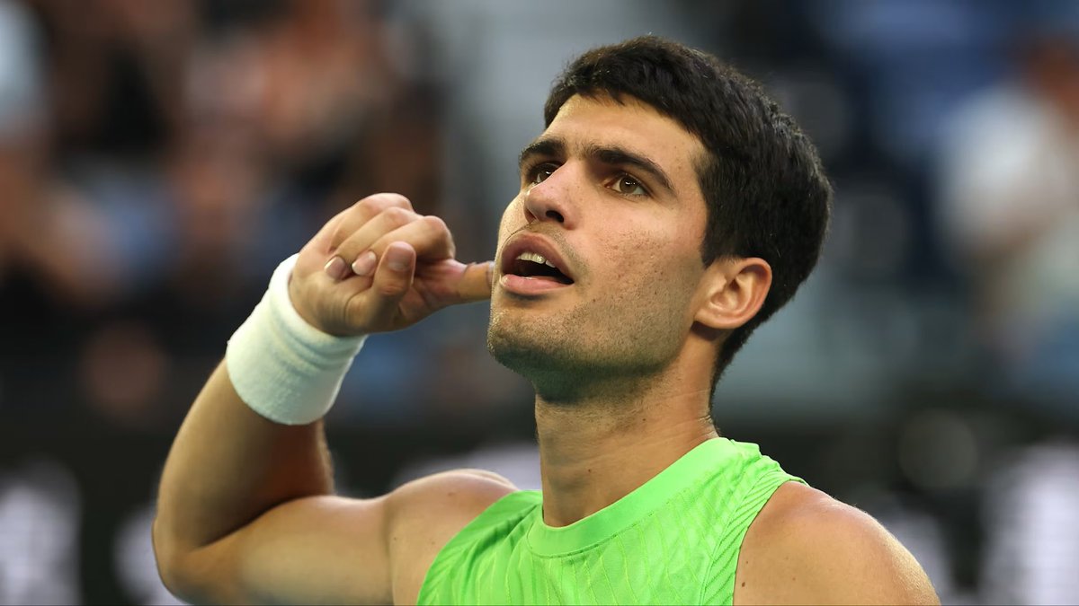 Carlos Alcaraz se convierte en el más joven de la historia en ganar los cuatro Grand Slams.

US Open 2022, con 19 años.
Wimbledon 2023: con 20 años.
Roland Garros 2024: con 21 años.
Open de Australia 2026: con 22 años.

Un tenista de LEYENDA.