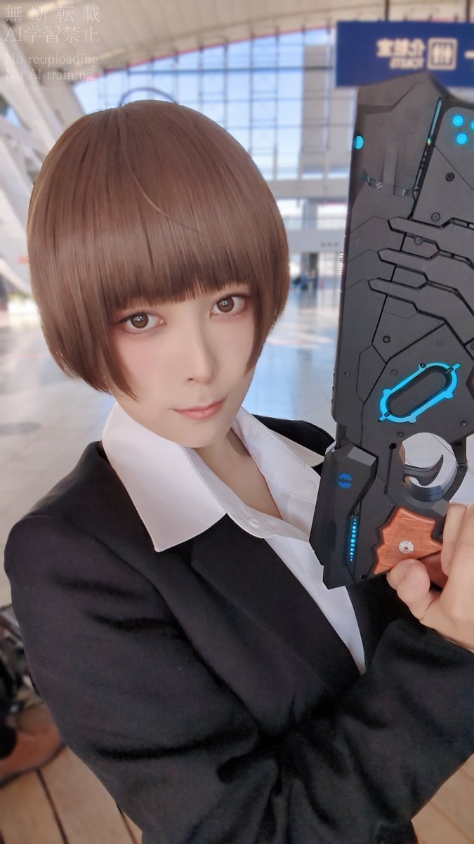 PSYCHO-PASS1期併せで常守朱ちゃんコスをしてきました！
Cerevoドミネーターと一緒にﾊﾟｼｬﾘ✨

#PP1期260201平成が終わらない