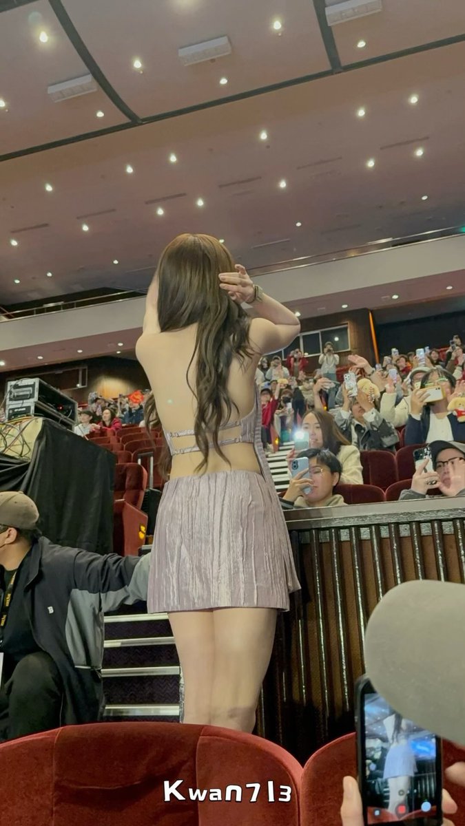 sthaftxrtherain's tweet image. พี่หลิง ด่วน @.linglingsirilak 

©️kwan713

LINGORM TP FANMEET
#LingOrmTaipeiFanmeeting