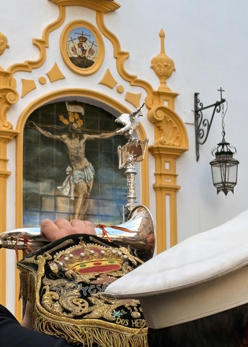 Ayer vivimos un día increíble con todos vosotros en la Plaza del Museo durante la Holyquedada organizada por la <a href="/Hdad_Museo/">Hermandad del Museo</a> y <a href="/HolyCards_/">HolyCards</a> donde interpretamos las marchas: