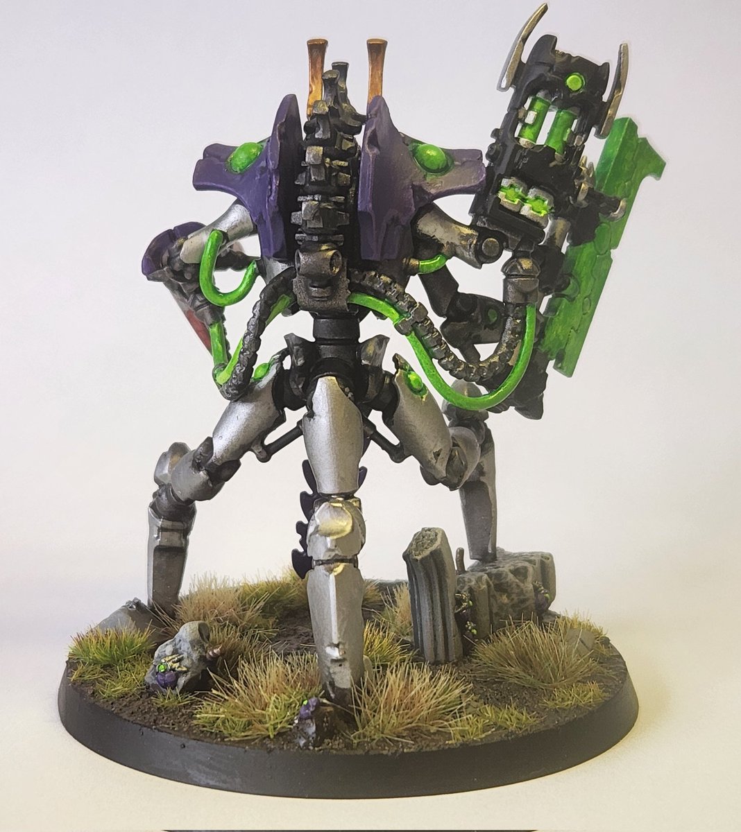 GlizziusKat's tweet photo. Señor Skorptekh that I painted for a friend as a Christmas gift.

#warhammer40000 #WarhammerCommunity #necrons https://t.co/t90YWwWj3i